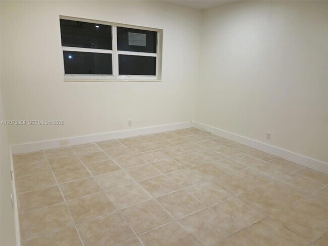 Building Photo - 4800 NW 35th St