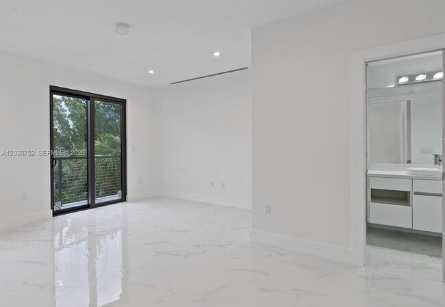 Building Photo - 3374 Perry Frow Dr