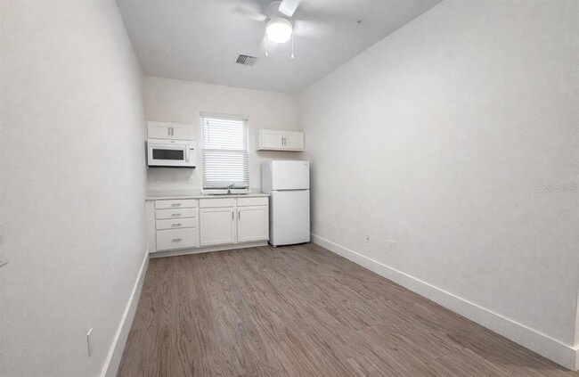 Building Photo - 13025 Michael Callin Aly