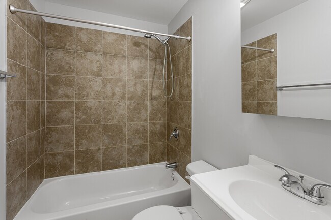 Building Photo - 7359 N Ashland Blvd