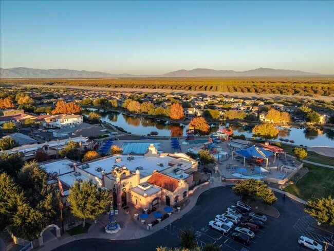 Building Photo - 3 Bedroom 2 Bathroom With Office/Flex room Located in RANCHO SAHUARITA!