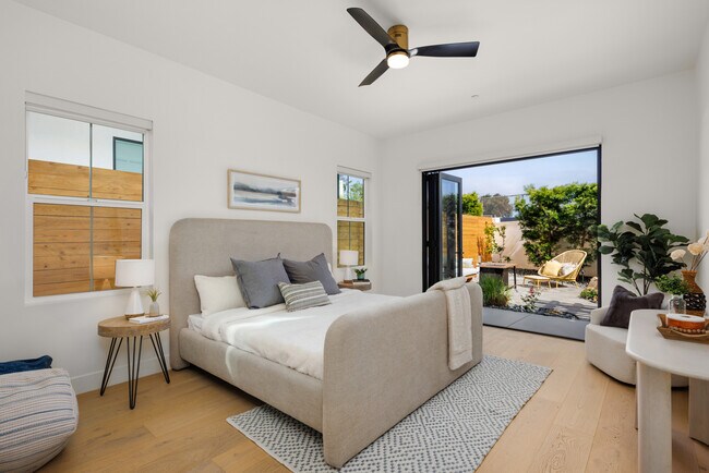 Building Photo - 623 Colima St