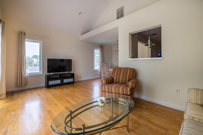 Building Photo - 916 Reef Rd