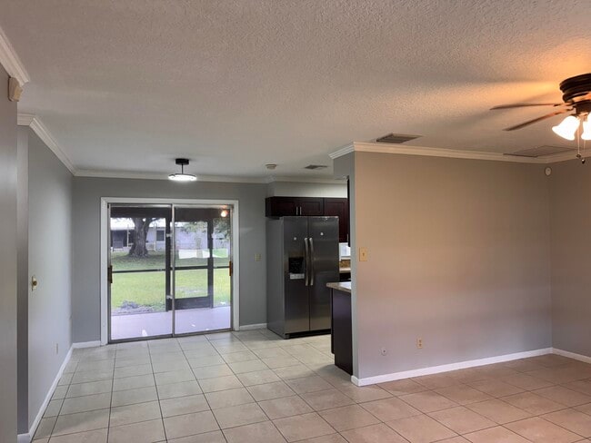 Building Photo - 7408 Donlon Rd