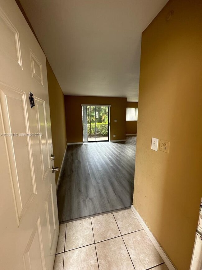 Building Photo - 4047 NW 87th Ave