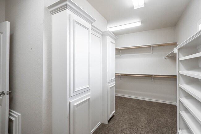 Building Photo - 3 Chambord Dr