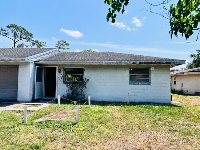 Primary Photo - 1911 Park Manor Dr