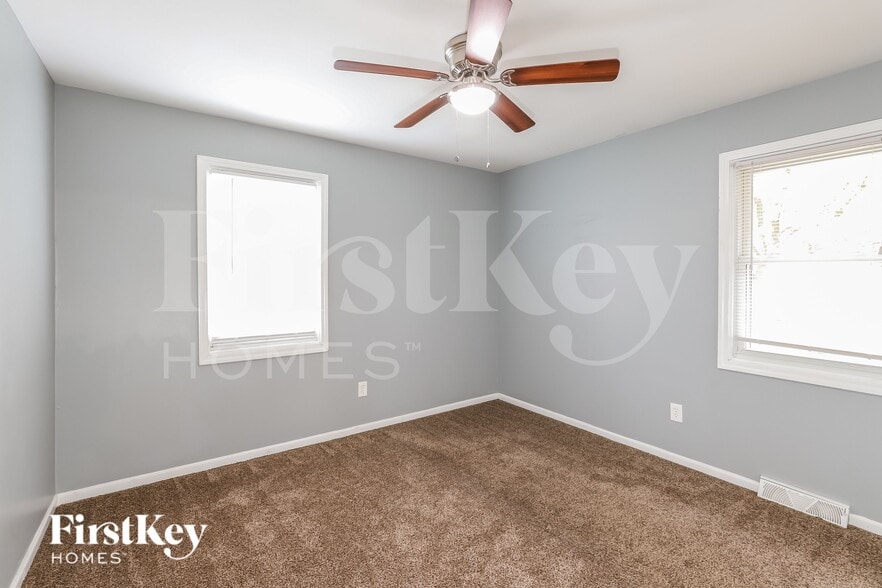 Building Photo - 5013 NW Woody Creek Ln