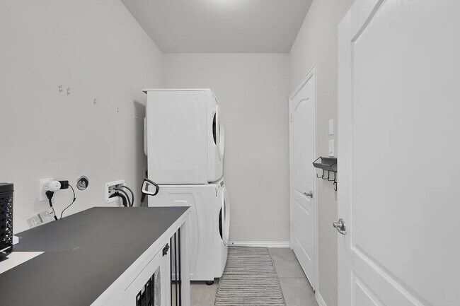 Building Photo - 40558 Berylline Ln.