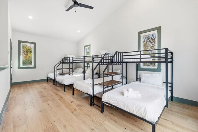 Building Photo - 8691 Rambo North Rd