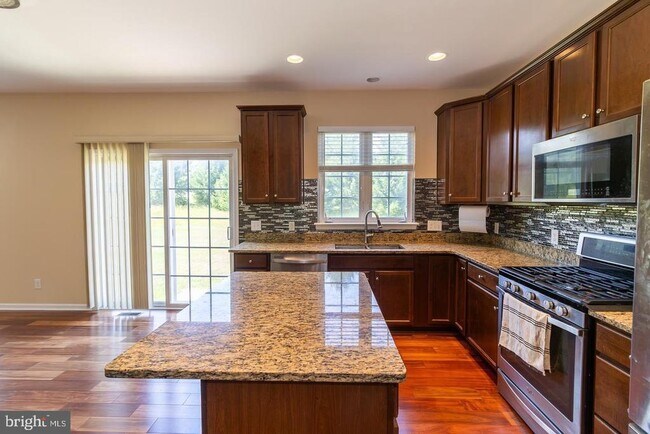 Building Photo - 823 S Haines Cir