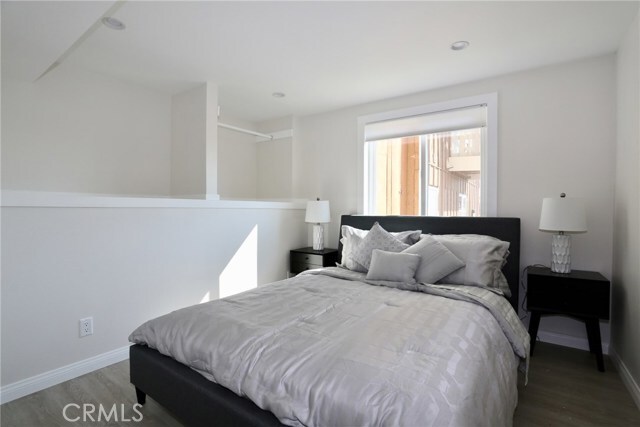 Building Photo - 662 S Coast Hwy