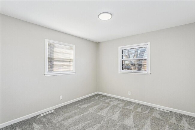 Building Photo - Beautifully Updated Home on nearly ½ Acre! Available for Rent or Rent to Own! Move in Special 1/2...