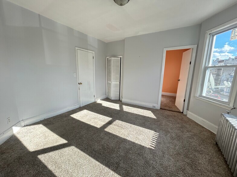 Building Photo - 318 71st St