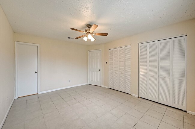 Building Photo - 17435 Glenmorris Dr