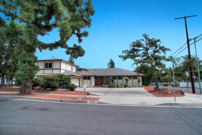 Building Photo - 18624 Kenya St