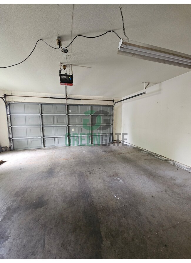Building Photo - 1108 Cedar Creek Dr
