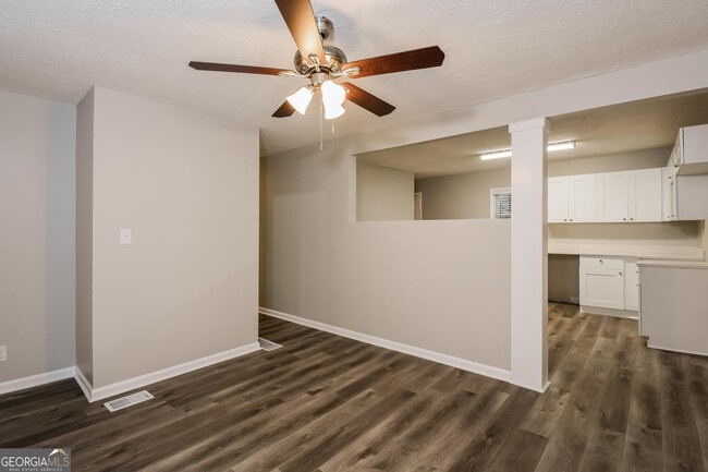Building Photo - 3687 Saturn Dr NW