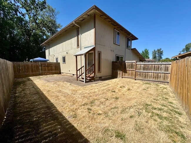 Building Photo - Duplex In South Corvallis Cul-De-Sac