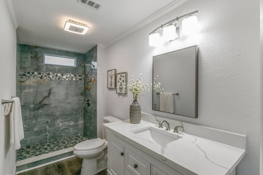 Building Photo - 5379 4th St