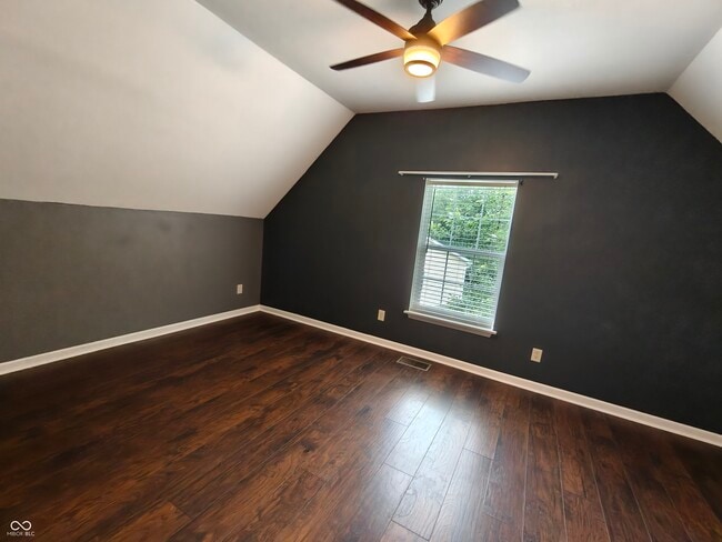 Building Photo - 802 Fern Dr