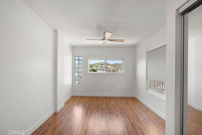 Building Photo - 518 Legion St