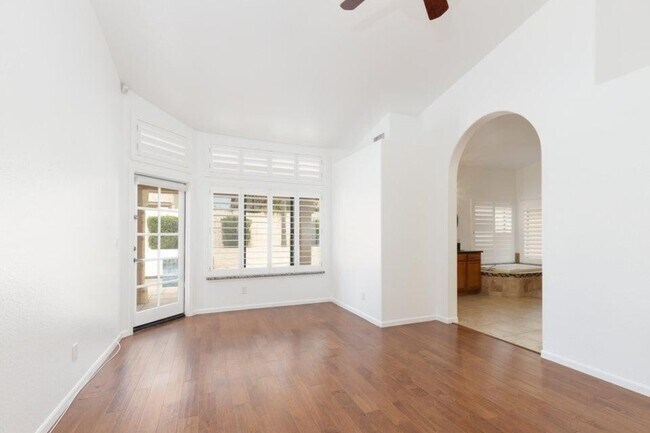 Building Photo - 3350 S Oleander Dr