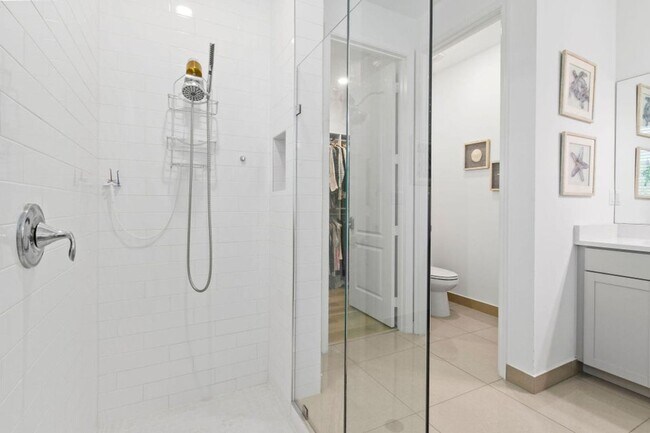 Building Photo - 3558 Haldin Pl