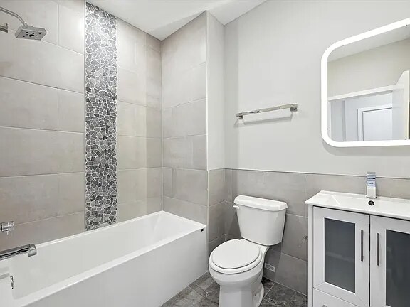 Building Photo - 2011 N Randolph St