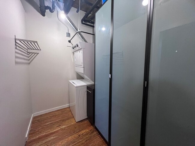 Building Photo - Gorgeous Loft Downtown Grand Rapids