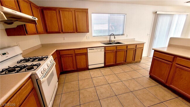 Building Photo - 5745 W Dewey Dr