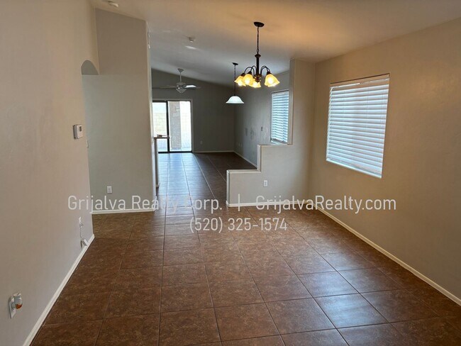 Building Photo - 4-Bedroom, 2 Bath House in Sycamore Park (...