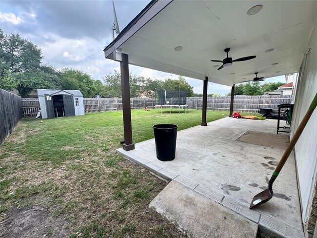 Building Photo - 1616 War Horse Ln