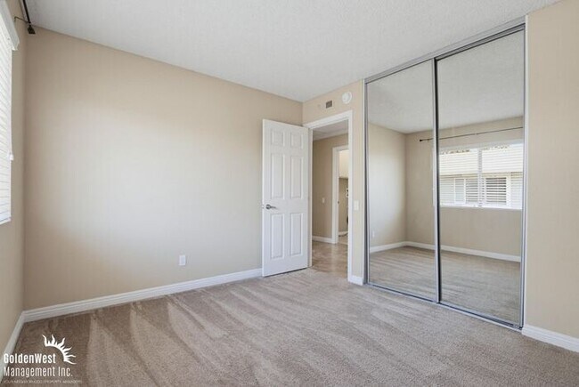 Building Photo - Comfortable 3Bdm 2Ba Condo in Oceanside!