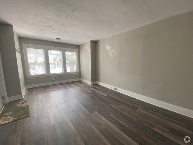 Building Photo - 2622 Tilbury Ave
