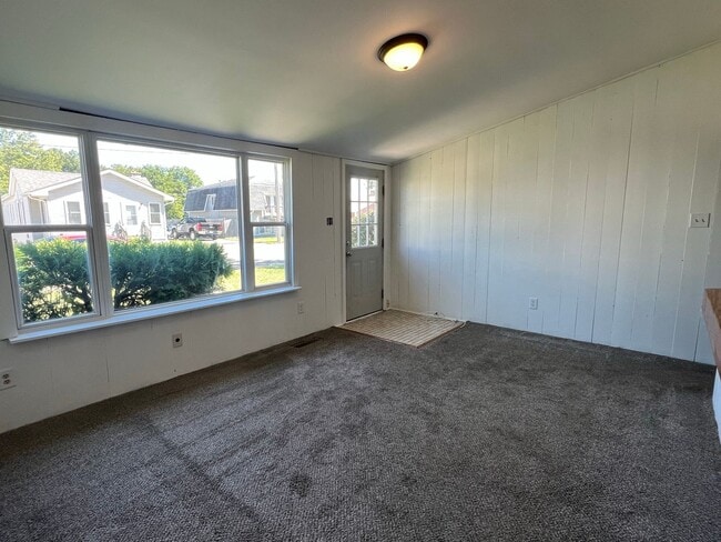 Building Photo - 507 Maplewood Ave
