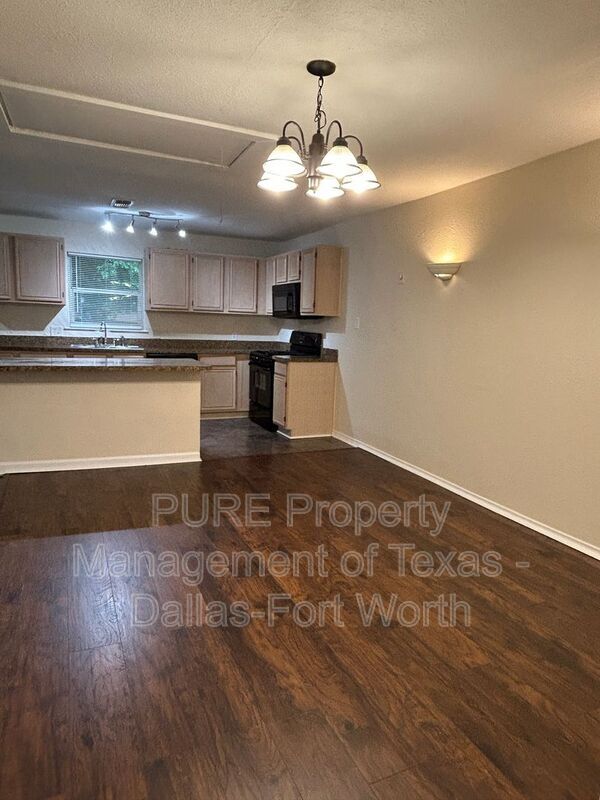 Building Photo - 3428 Statler Dr