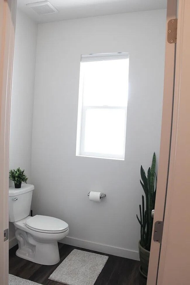 Building Photo - 364 W Snowberry Dr