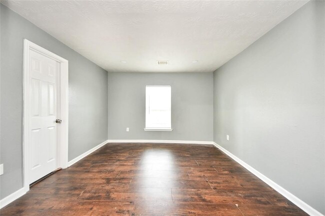 Building Photo - 2802 Bringhurst St