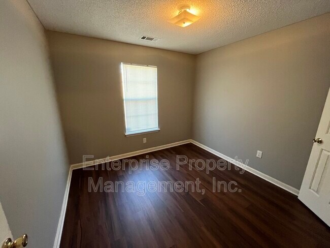 Building Photo - 5620 Dedo Cir