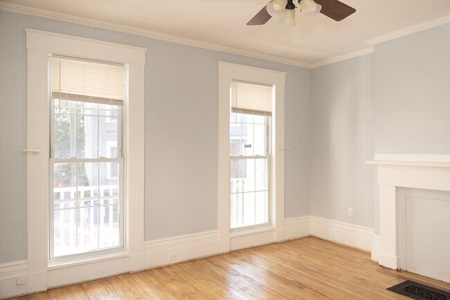 Building Photo - 373 Washington St