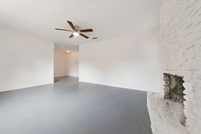 Building Photo - 2517 Glen Springs Way