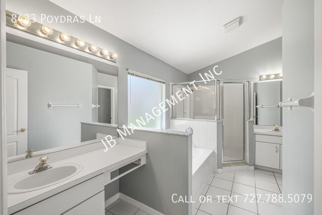 Building Photo - 8433 Poydras Ln