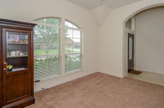 Building Photo - 4307 Fenetre Forest St