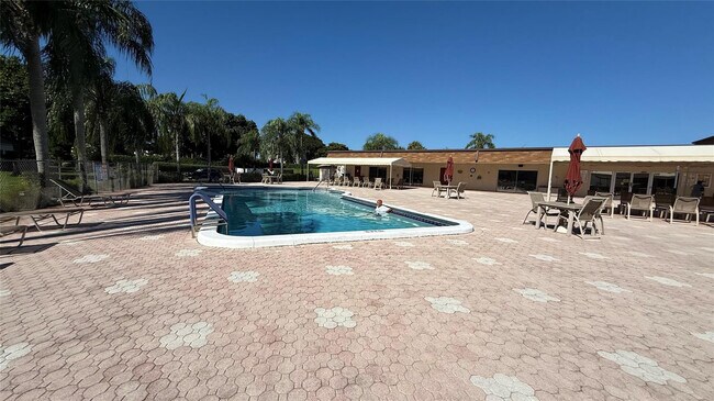 Building Photo - 12 Willowbrook Ln