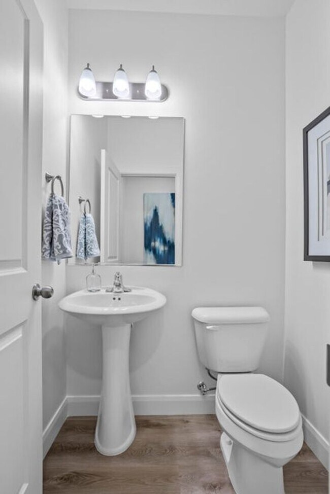 Building Photo - Lagoon Living! 3 Bedroom Townhome with Res...