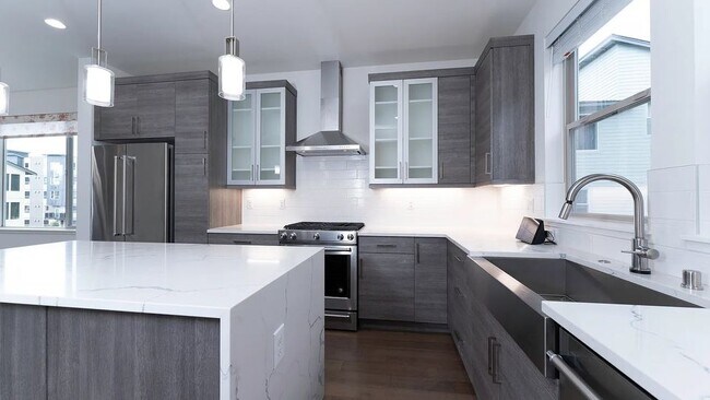 Building Photo - 6615 135th Ct SE