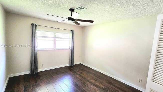 Building Photo - 1912 Palmland Dr