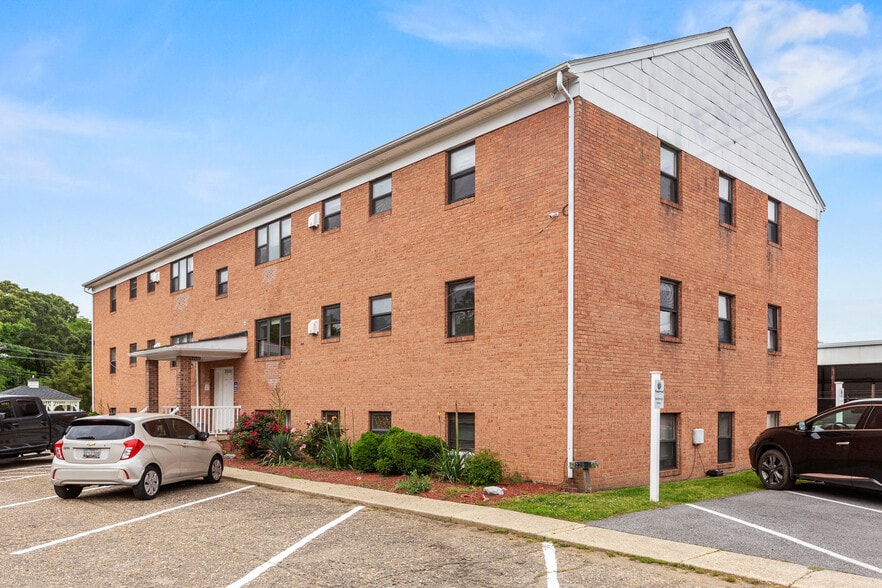 Building Photo - Seymour Apartments