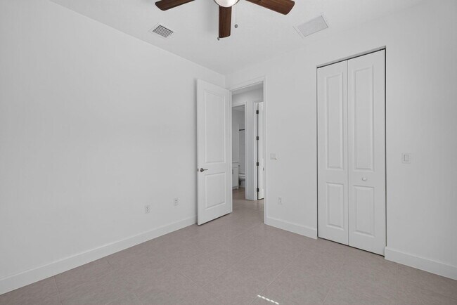 Building Photo - 13352 SW River Rock Rd